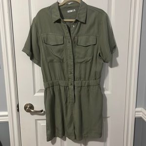 Ladies size large romper from Dex
